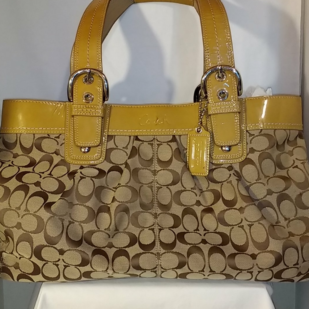 Coach Pleated Soho w/ Signature Canvas